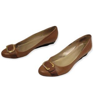 Bandolino Women's BD Jobey Brown Leather Wedge with Gold Buckle Strap Size 10M